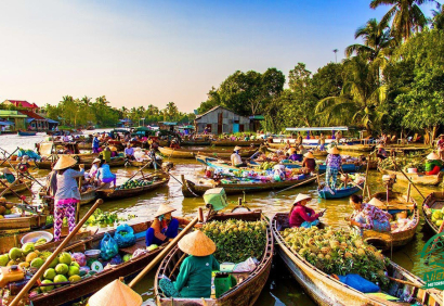 Vietnam Motorbike Tour: 6-Day Mekong Delta Loop