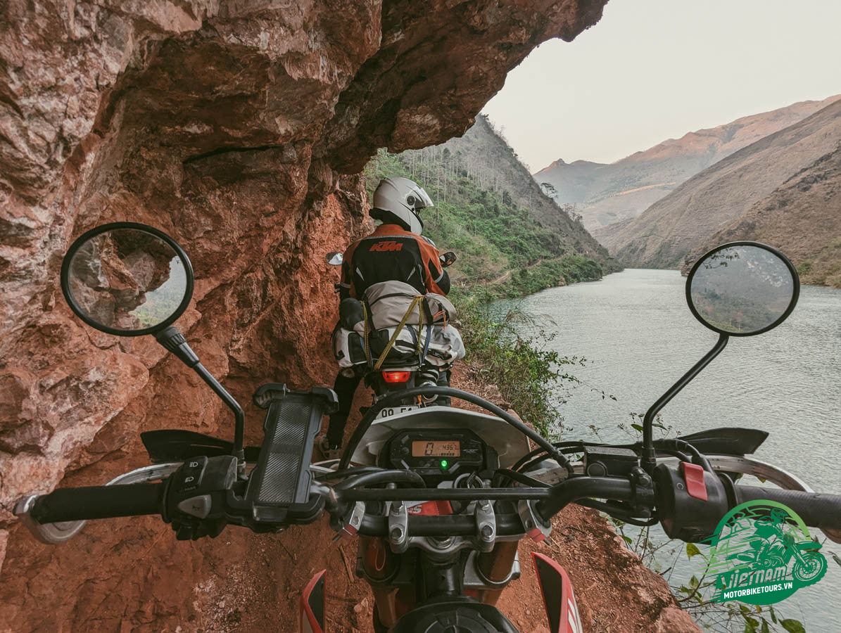 DONG VAN TO HA GIANG motorbike tour