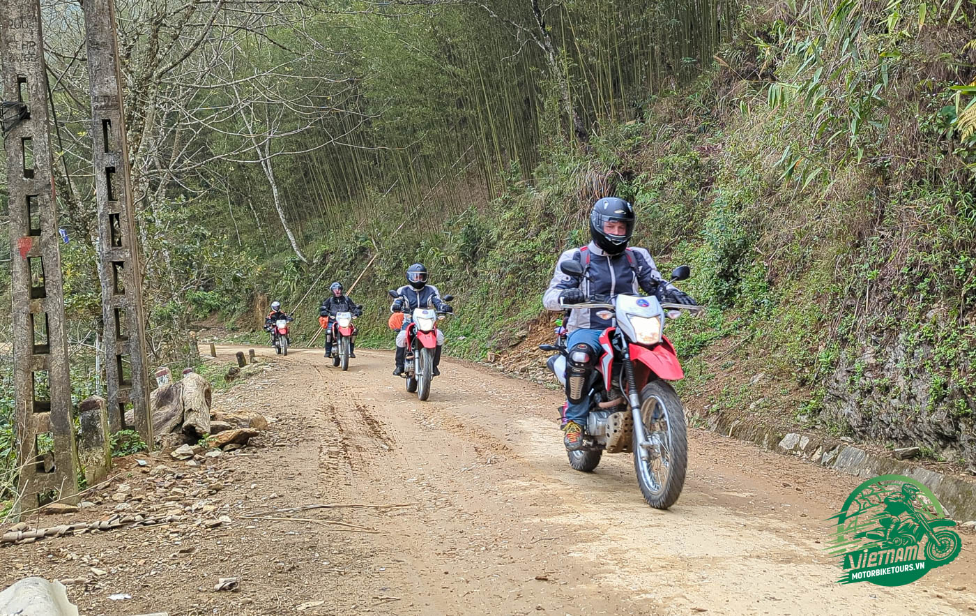 BA BE LAKE TO BAO LAC motorbike tour