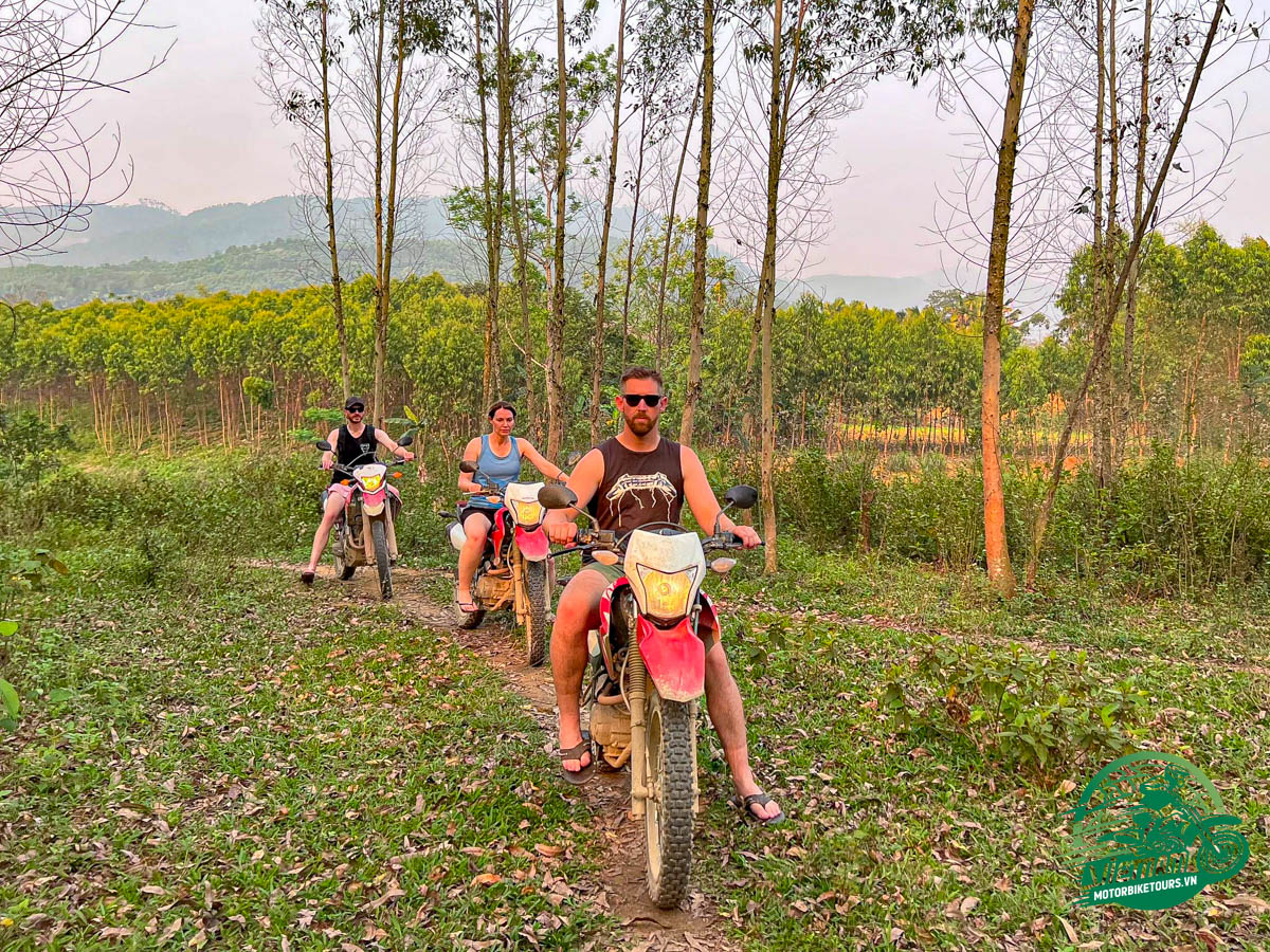 Con Dao Island by Motorbike: